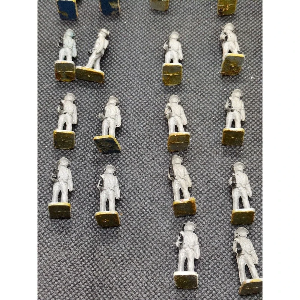 (44) Infantry Holding Rifle Miniatures 1/72 Scale